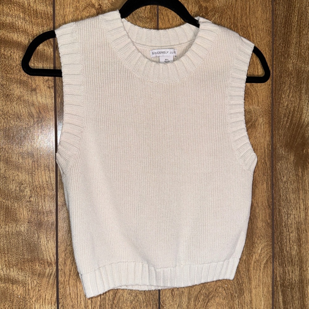 Sincerely Jules Cream Ribbed Knit Sleeveless Sweater Crop Vest Top Cozy Large